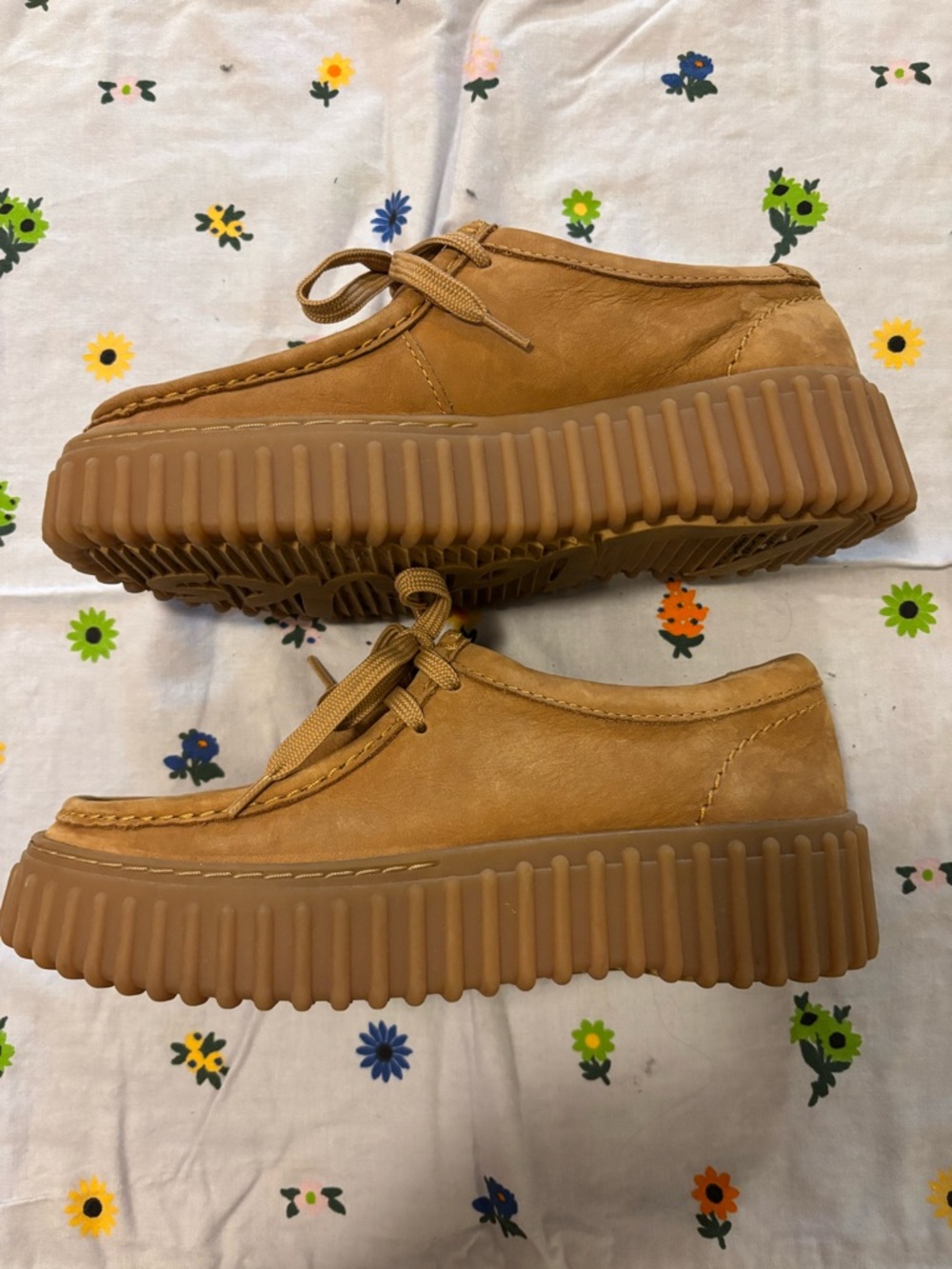 Clarks Women's Torhill Bee Nubuck Moccasins